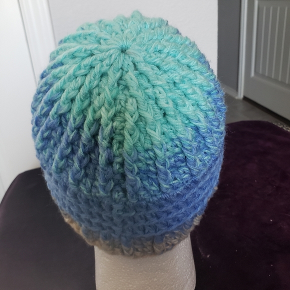 Handmade Beanie - Picture 4 of 7